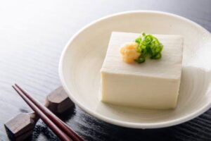 豆腐は食事に取り入れやすく、ダイエット中にオススメな食品です！
